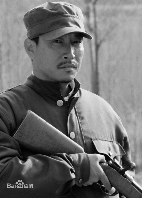 张鹰地雷战生活照