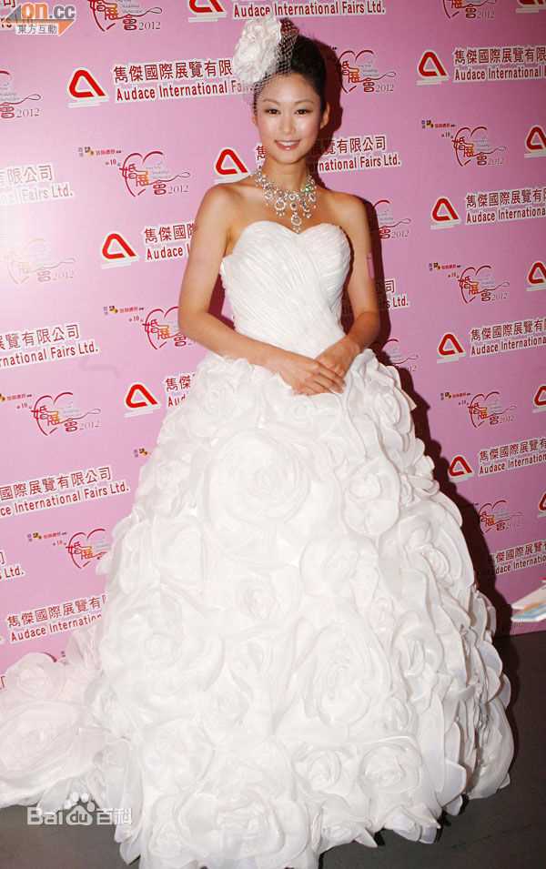 岑丽香(Eliza Sam)活动照性感图片图集