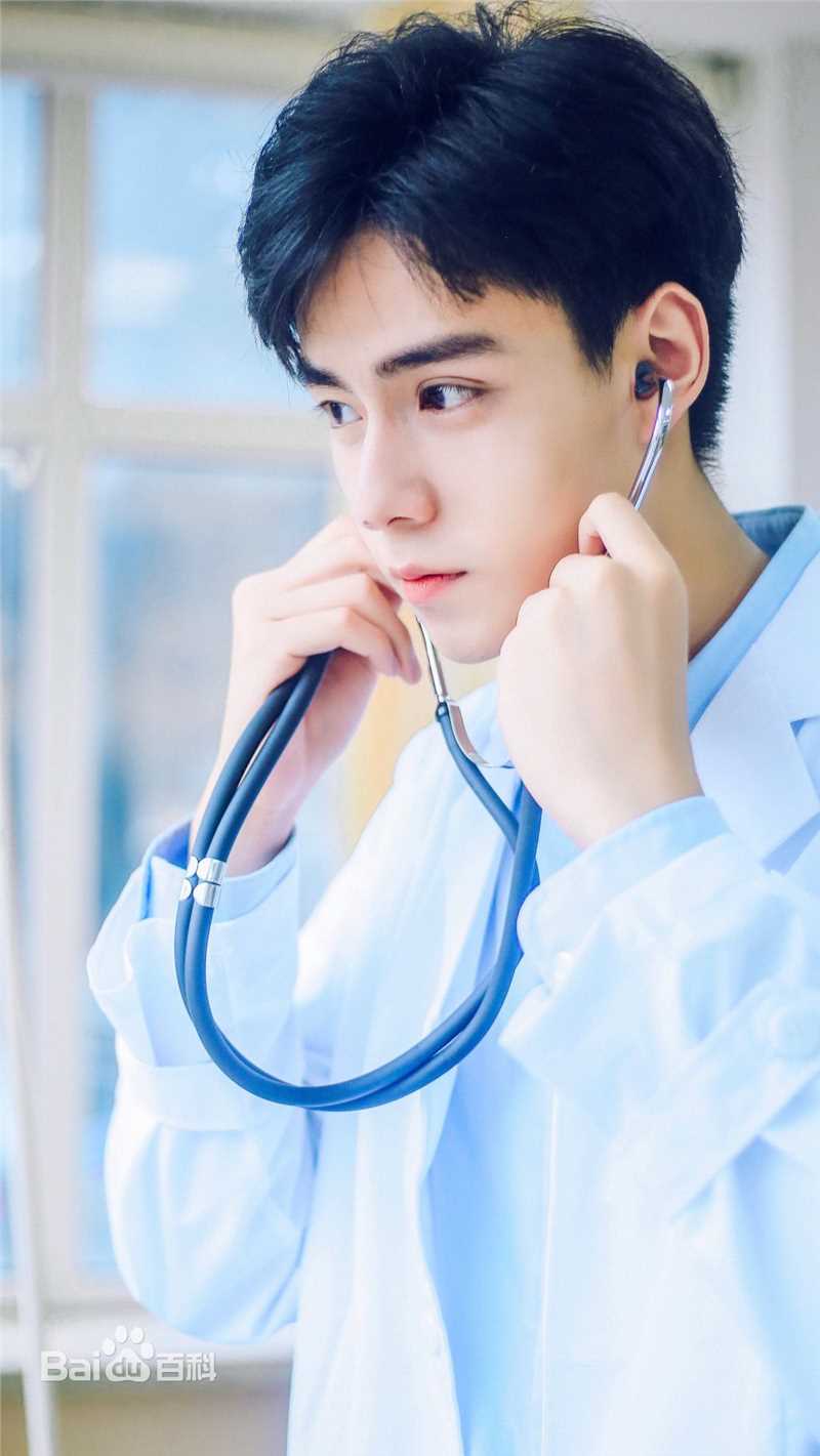 胡一天医生制服系列壁纸壁纸