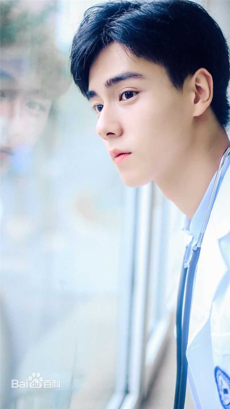 胡一天医生制服系列壁纸壁纸