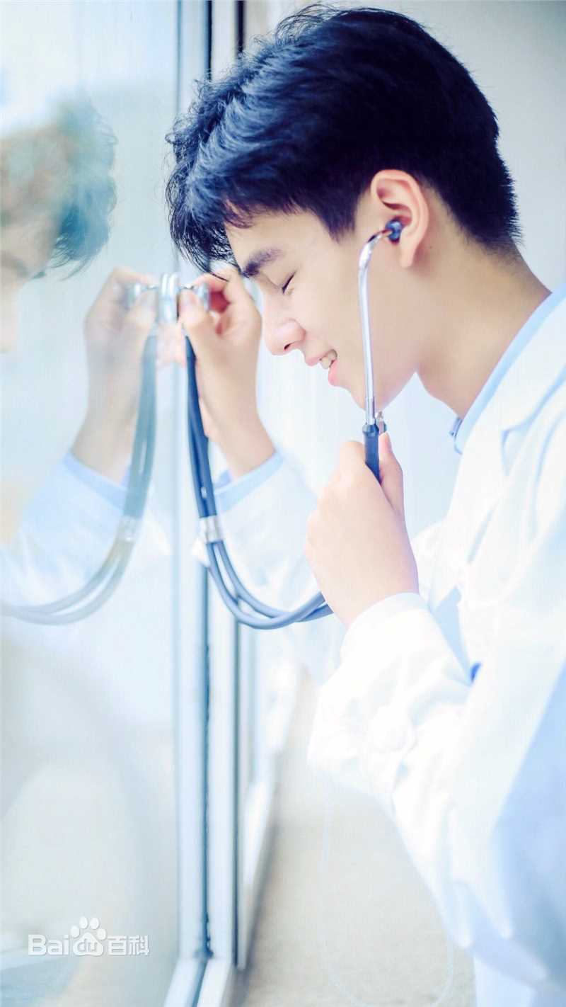 胡一天医生制服系列壁纸壁纸