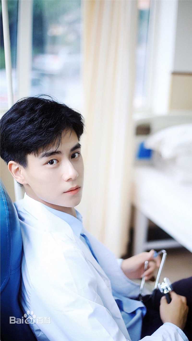 胡一天医生制服系列壁纸壁纸