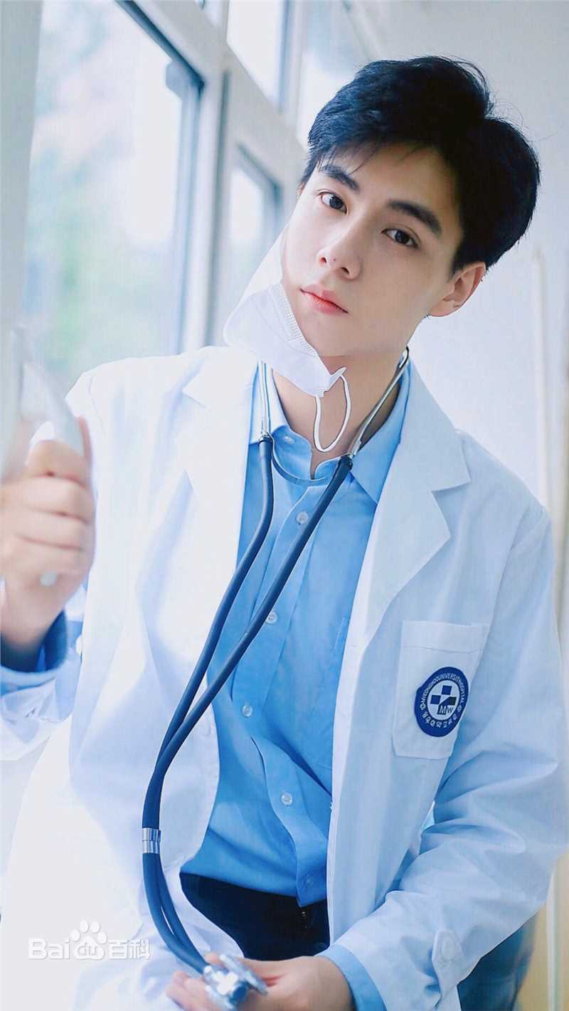 胡一天医生制服系列壁纸壁纸
