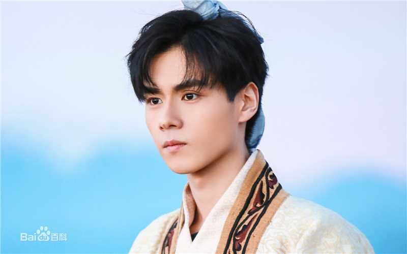 胡一天夜拍性感图片图集