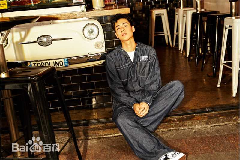 胡一天街拍前后照片