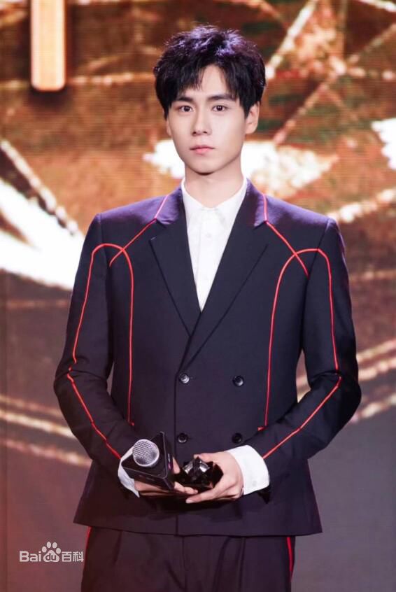 胡一天照片图册