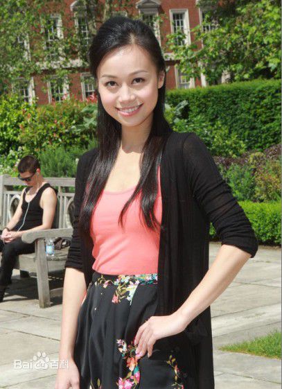 黄心颖(Jacqueline Wong)2012年香港小姐亚军（左）性感图片图册