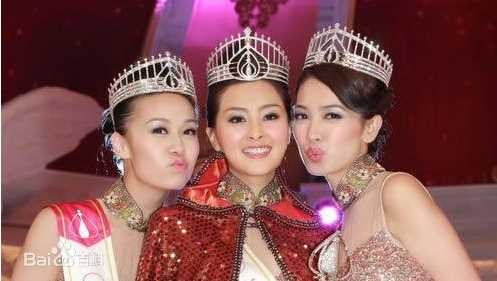 黄心颖(Jacqueline Wong)2012年香港小姐亚军（左）性感图片图册