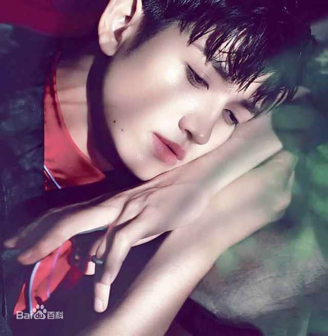 高清马可(Kyle)在《伊周FEMINA》中的图册