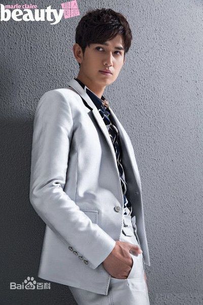 最新马可(Kyle)在《嘉人美妆》中的图集