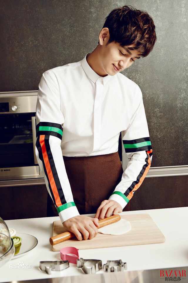 马可(Kyle)在《时尚芭莎》中的