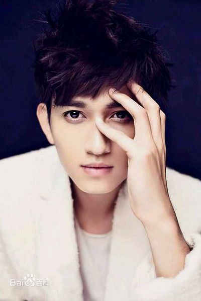 马可(Kyle)在《时尚芭莎》中的