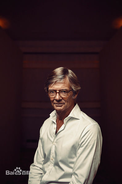 比利·奥古斯特(Bille August)导演性感图片图集