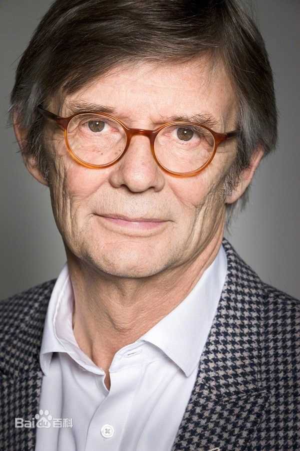 比利·奥古斯特(Bille August)导演性感图片图集