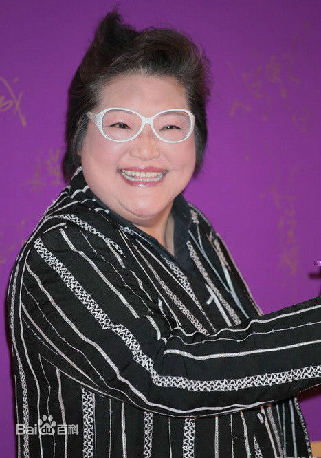 最新鲁芬性感图片