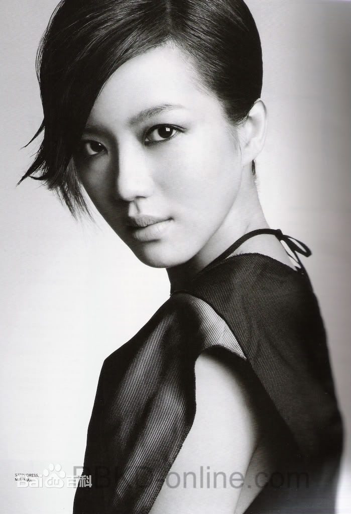 卢瑞恩(Rui En)最新瑞恩（芮恩）杂志照壁纸