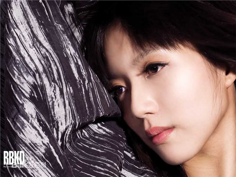 卢瑞恩(Rui En)最新瑞恩（芮恩）杂志照壁纸