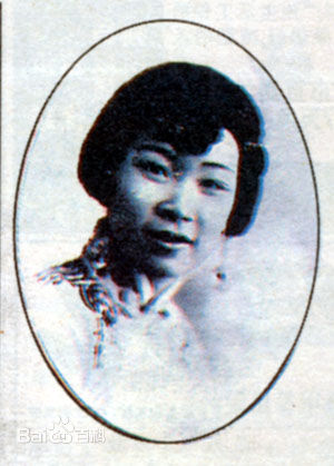 最新谭兰卿性感图片