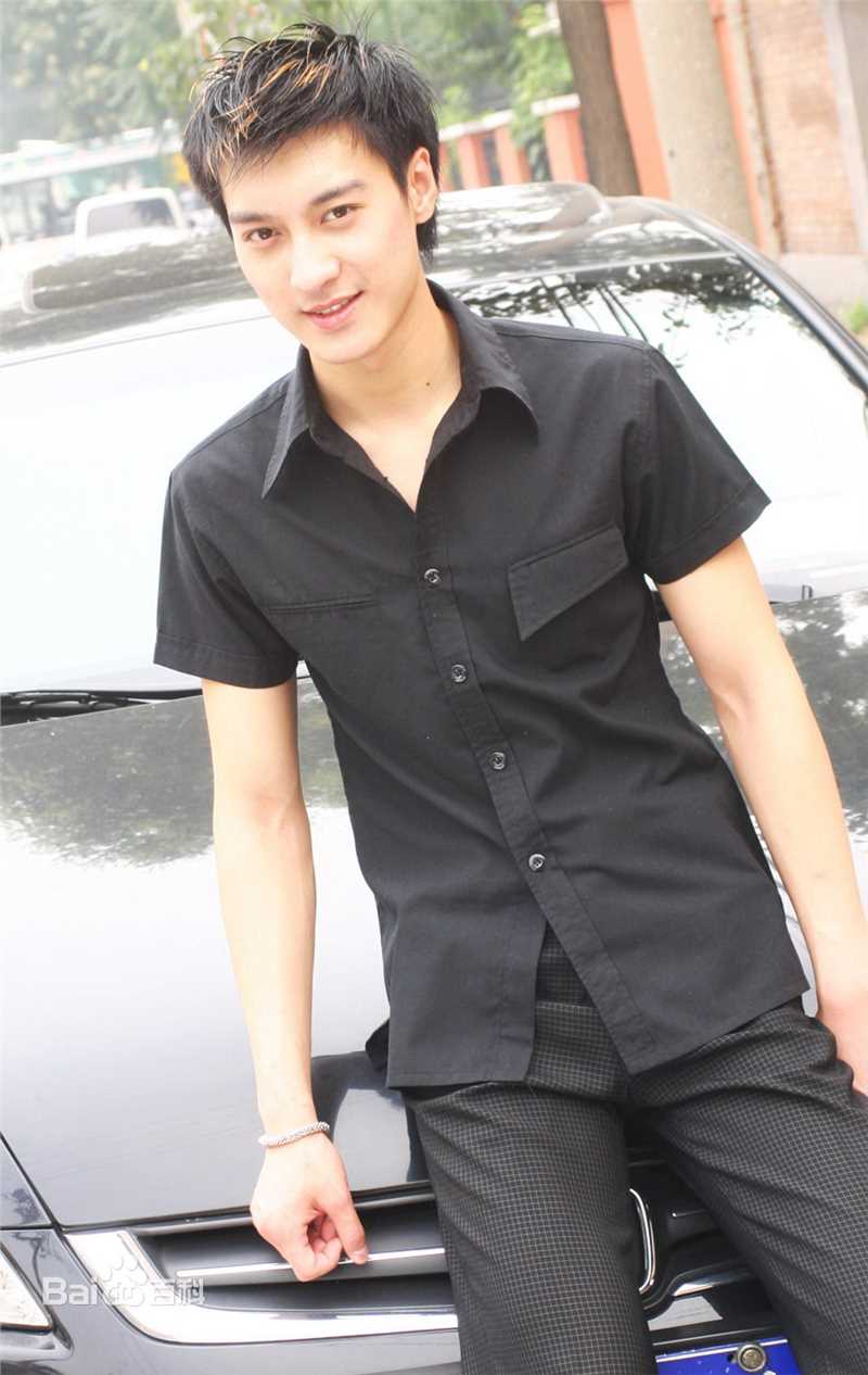 高清何建泽图片