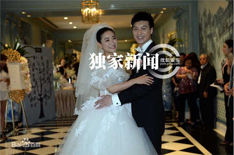 何建泽陶昕然婚礼热吻照前后照片