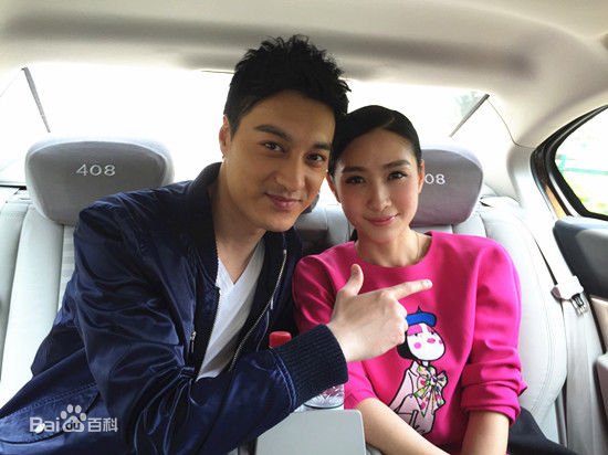 最新何建泽在综艺真人秀《为她而战》照片中的壁纸