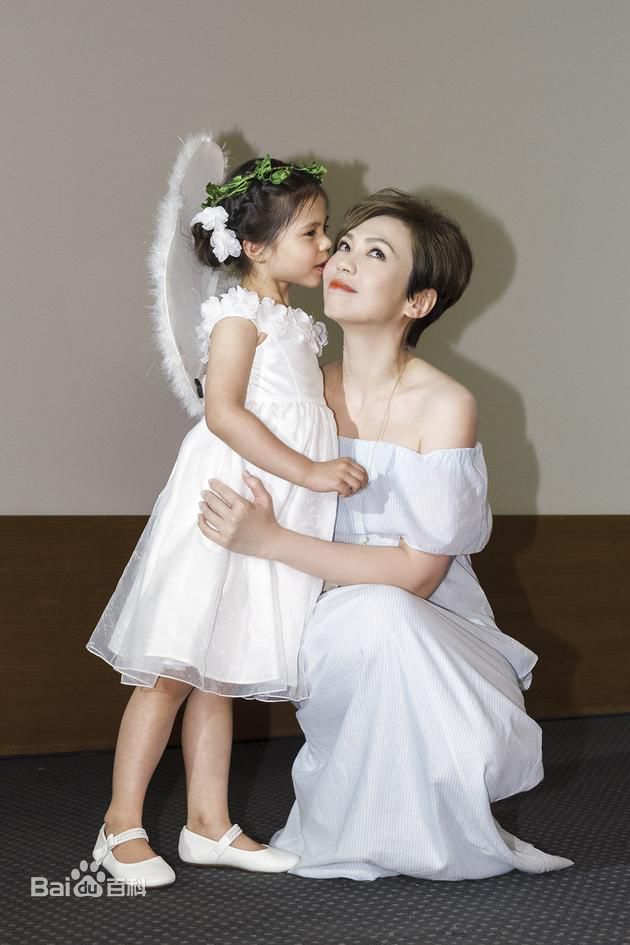 最新陈洁仪(Kit Chan)在《天堂边缘》中的壁纸