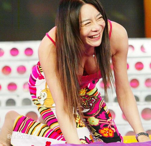 喻可欣参加活动照前后照片