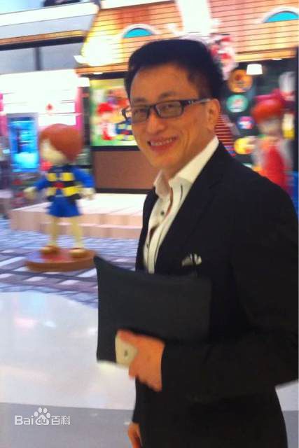 刘纬民(Ricky Lau)近照（2013）前后照片