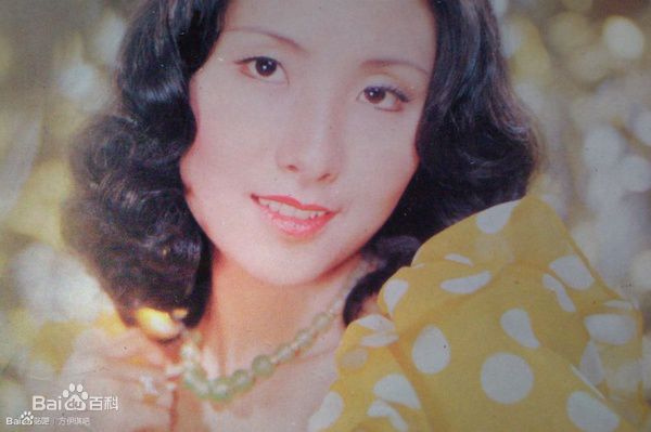 最全方伊琪(Cecilia FONG Yee Kei)素颜照