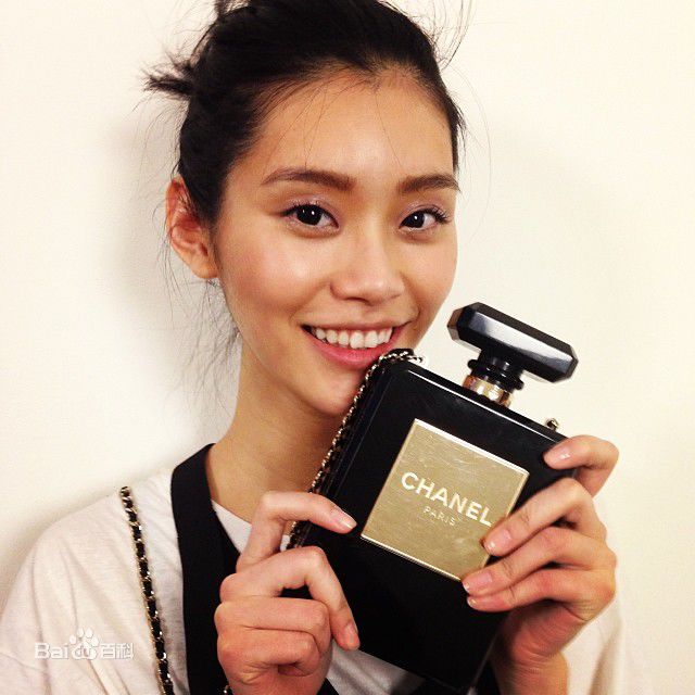 奚梦瑶(Ming Xi)生活照素颜照相册