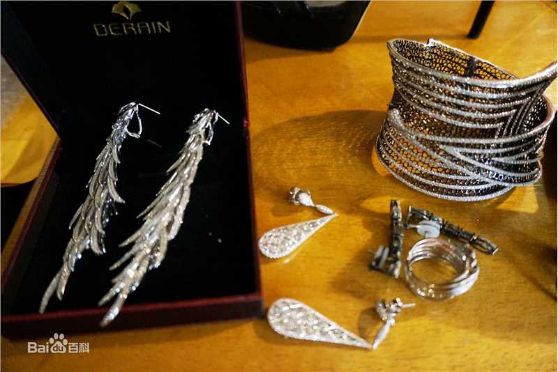 奚梦瑶(Ming Xi)纽约2013Met Ball图片图册