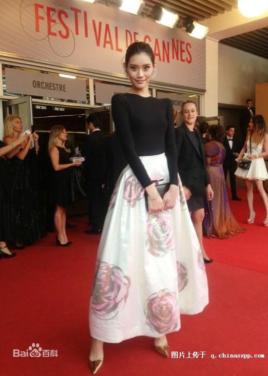 奚梦瑶(Ming Xi)出席秀场性感图片图集