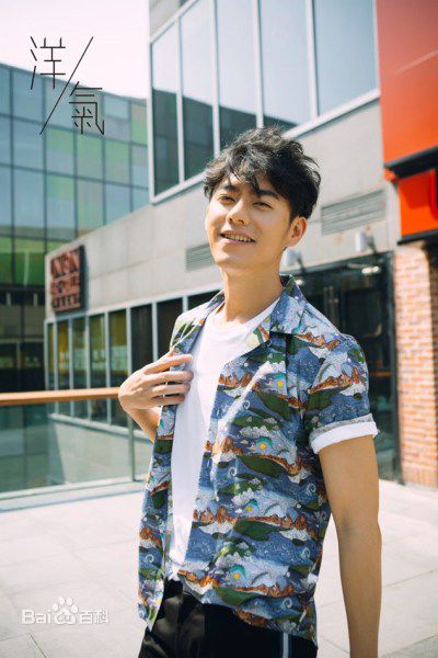 李程彬时尚街拍图册