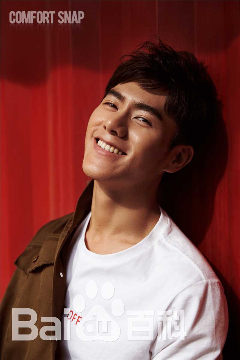 李程彬时尚街拍图册