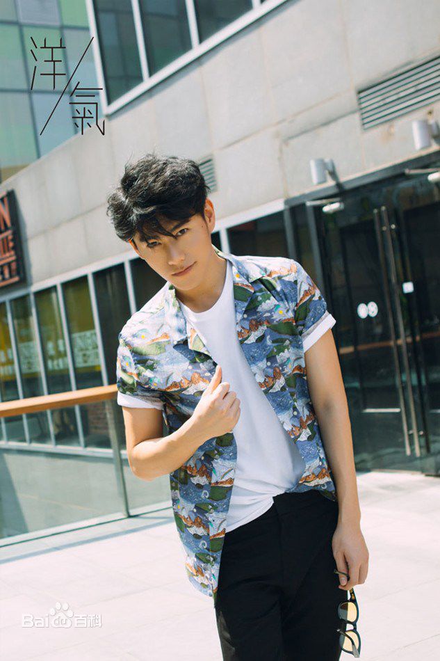 李程彬时尚街拍图册