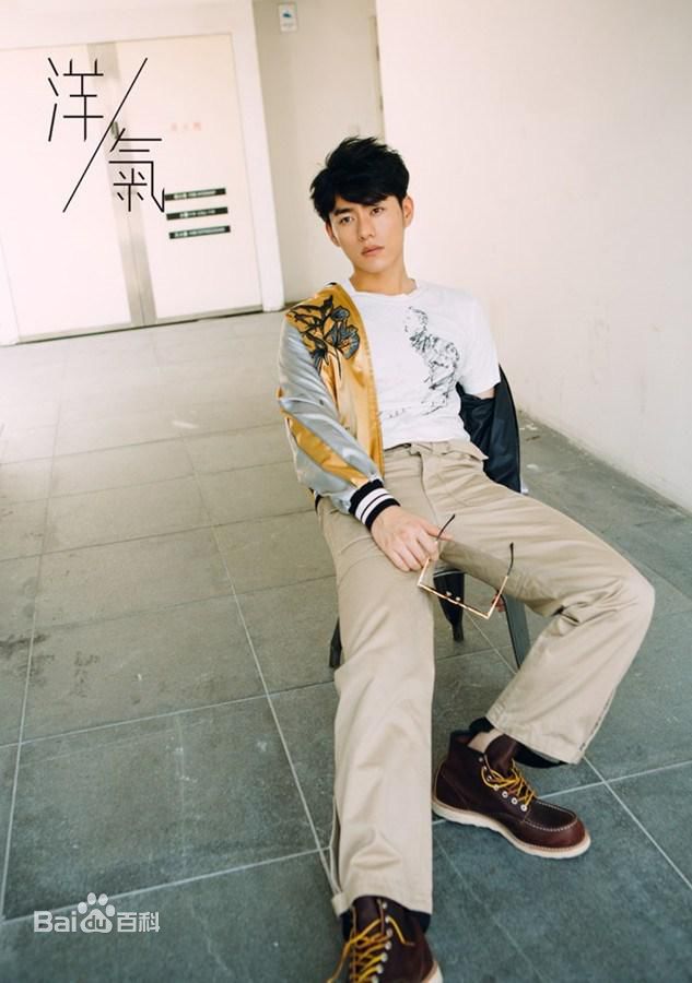 李程彬时尚街拍图册