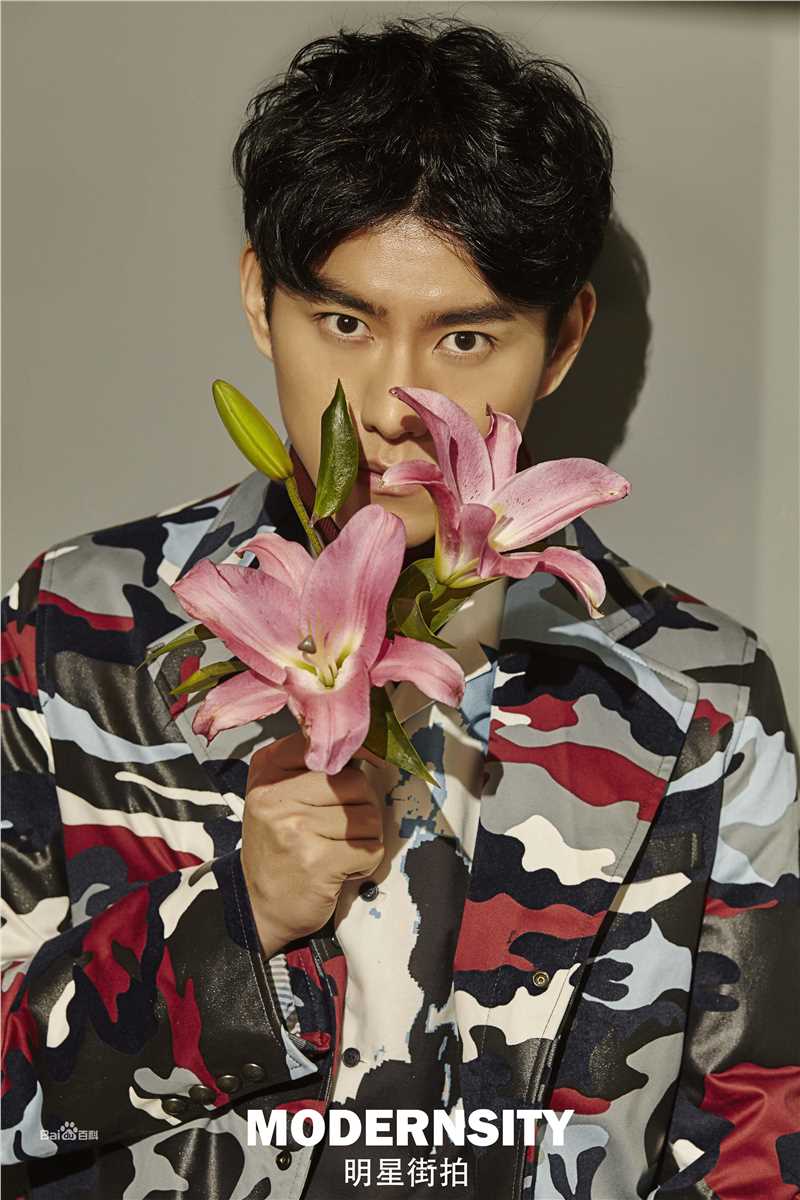 李程彬时尚街拍图册