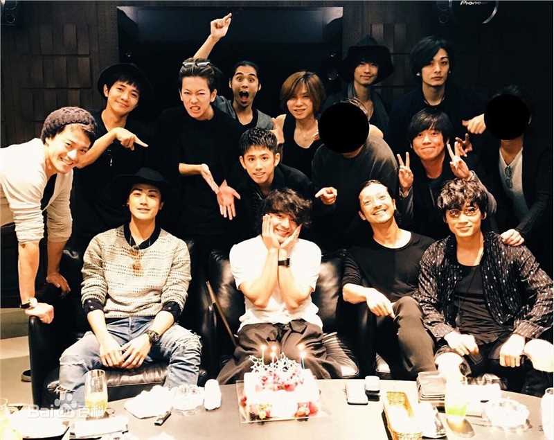 山田孝之(やまだ たかゆき)和家人、朋友前后照片