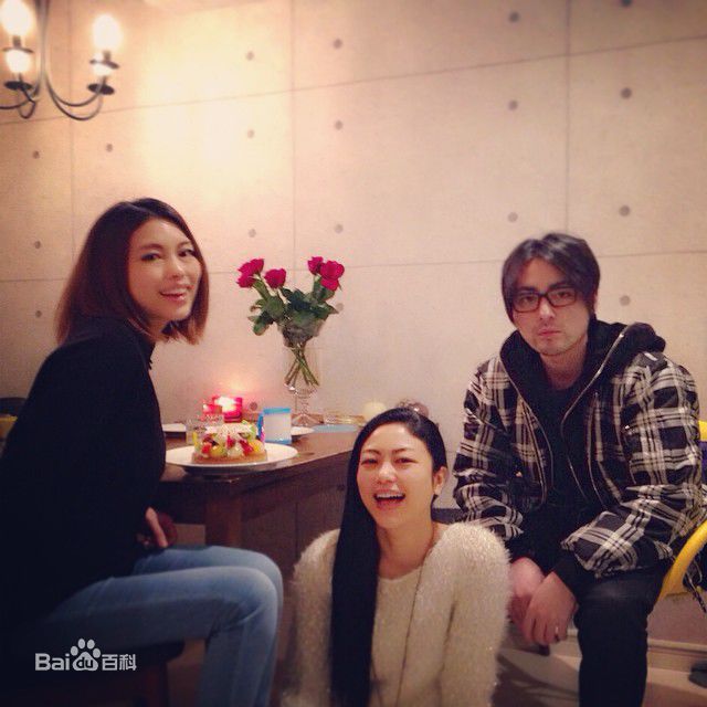 山田孝之(やまだ たかゆき)和家人、朋友前后照片