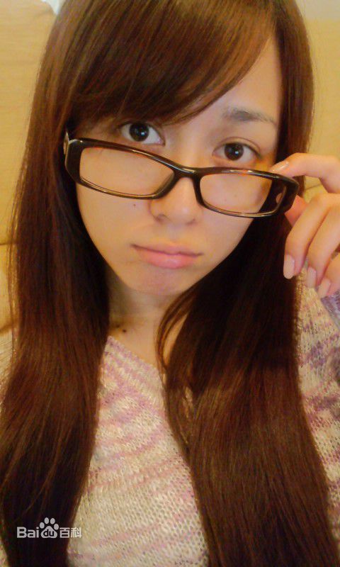 比嘉爱未(ひが まなみ/Higa Manami)生活中的性感图片图集