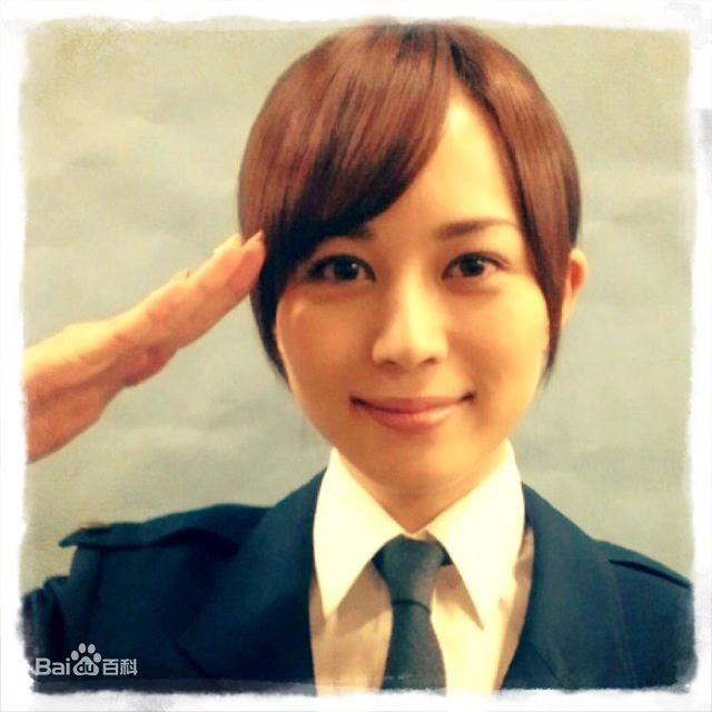 比嘉爱未(ひが まなみ/Higa Manami)生活中的性感图片图集