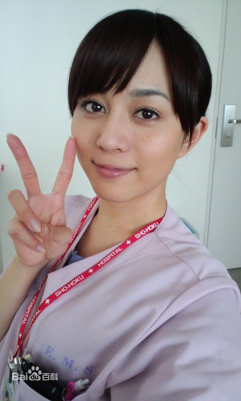 比嘉爱未(ひが まなみ/Higa Manami)生活中的性感图片图集