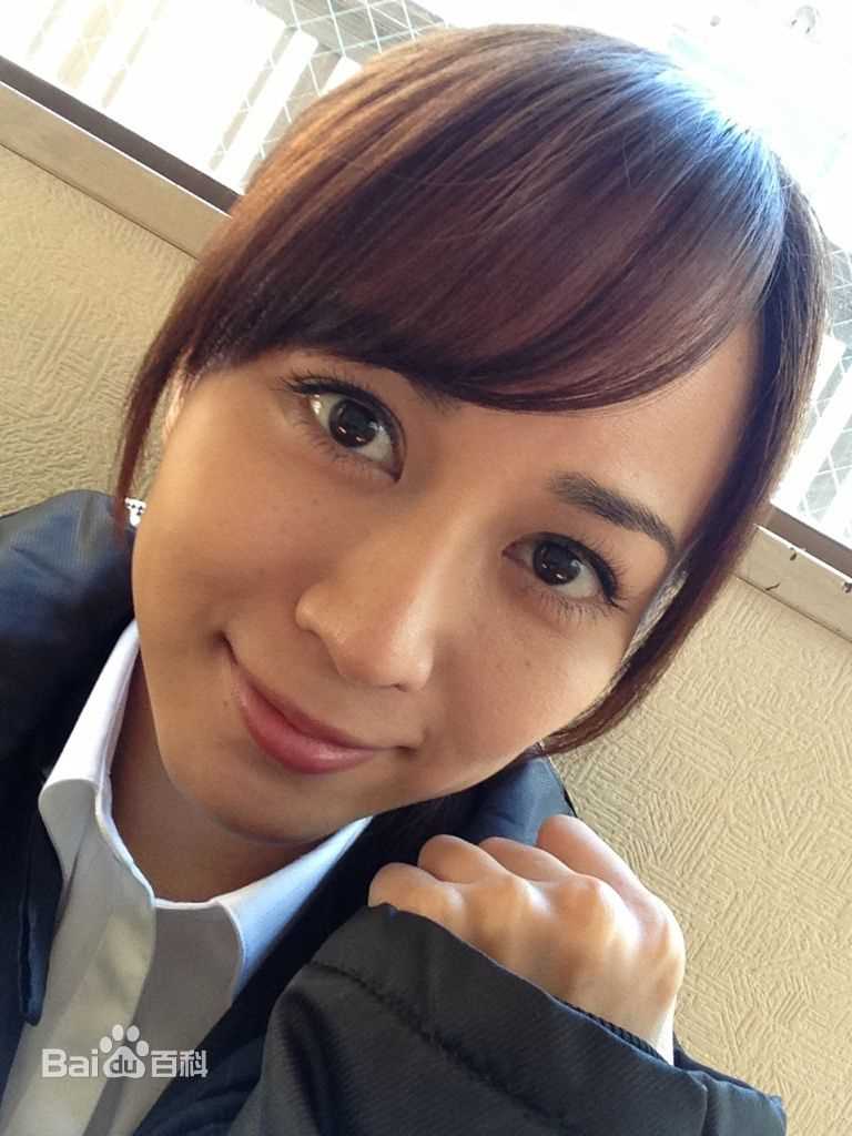 比嘉爱未(ひが まなみ/Higa Manami)生活中的性感图片图集