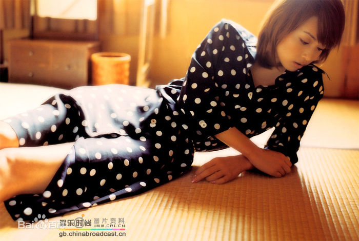 长谷川京子(KYOKO HASEGAWA)生活照图片图册
