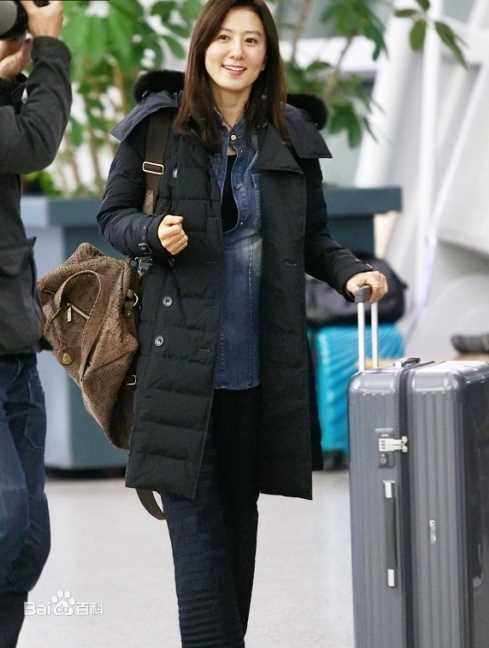 金喜爱(，Kim Hee Ae)花样姐姐素颜照壁纸