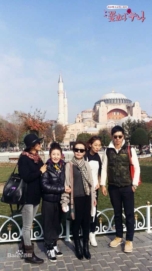 金喜爱(，Kim Hee Ae)花样姐姐素颜照壁纸