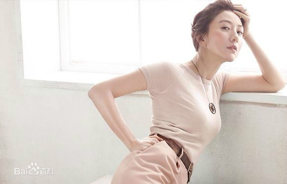 最新金喜爱(，Kim Hee Ae)性感图片