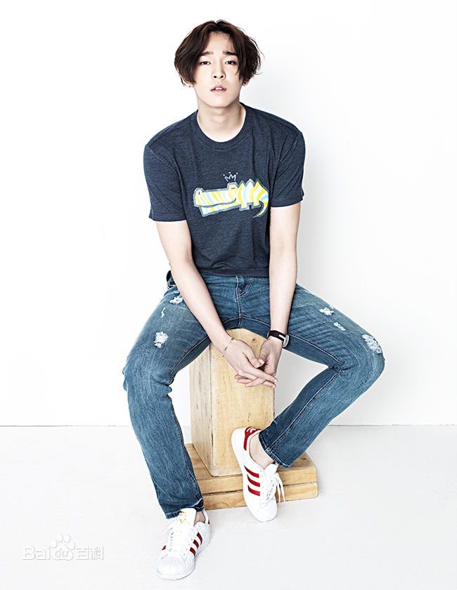 南太铉(/Nam TaeHyun)高清杂志图图集