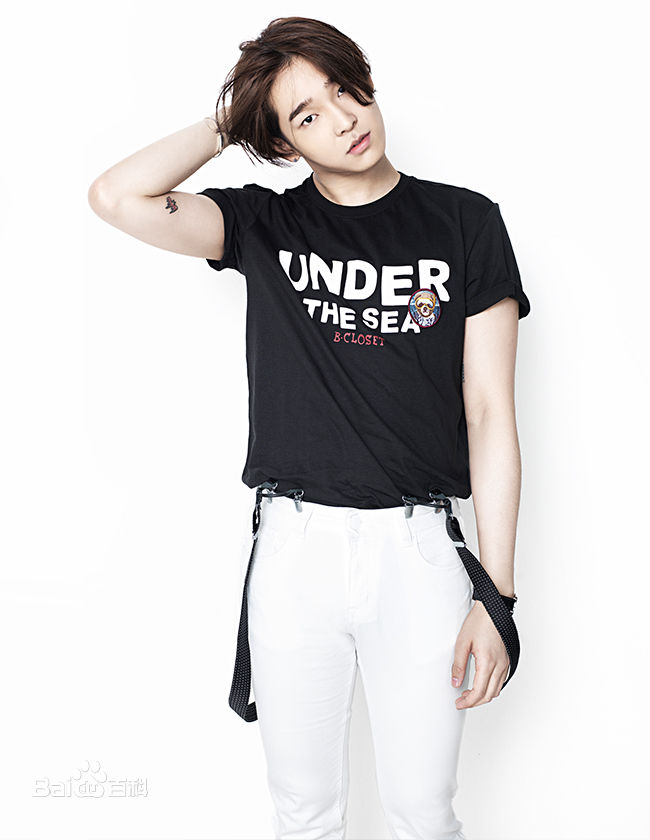 南太铉(/Nam TaeHyun)高清杂志图图集