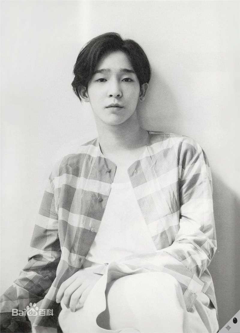 高清南太铉(/Nam TaeHyun)在专辑《2014SS》照片中的图集